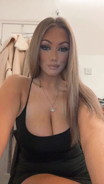 Full leaked Abi greasley private onlyfans photo