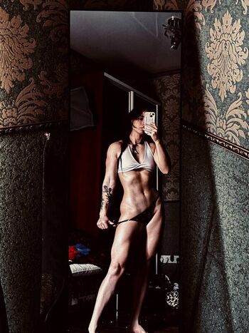 Full leaked Apollonchil private onlyfans photo