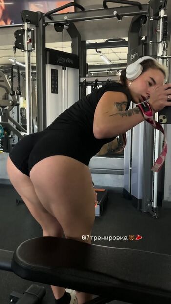 Full leaked Apollonchil private onlyfans photo