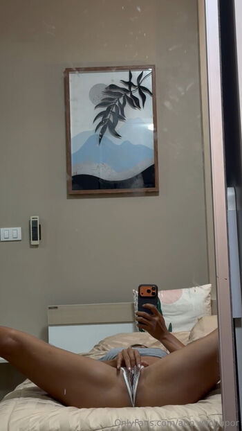 Full leaked Aun wichupor page private onlyfans photo