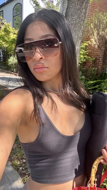 Ava Yulisa