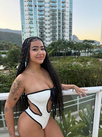 Beca Barreto