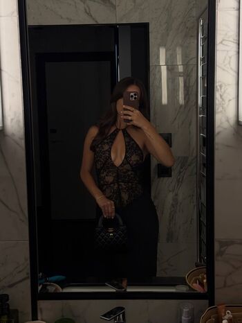 Full leaked Bella james private onlyfans photo