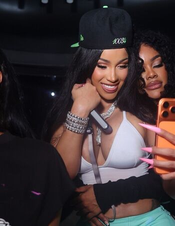 Full leaked Cardi b private onlyfans photo