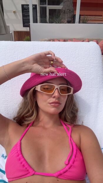 Full leaked Carla bezanson page private onlyfans photo