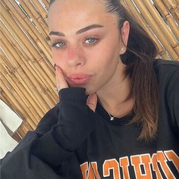 Full leaked Caroolzinha private onlyfans photo