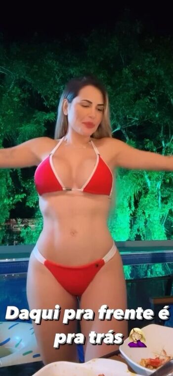 Deolane Bezerra