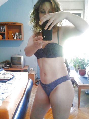 Full leaked Domace matorke milf ex yu  page private onlyfans photo