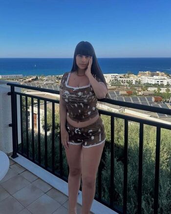 Full leaked Doriana arena private onlyfans photo