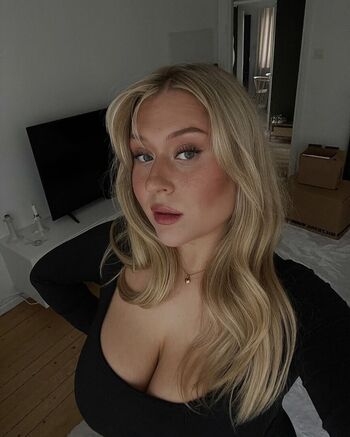 Elin W