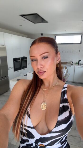 Full leaked Elz the witch page private onlyfans photo