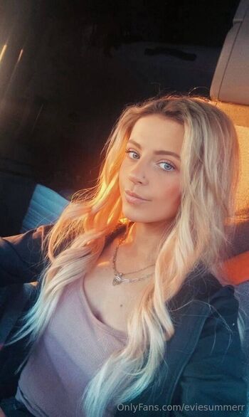 Full leaked Eviesummerr private onlyfans photo