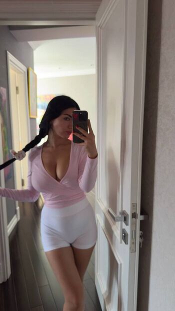 Full leaked Fainazuckerman private onlyfans photo