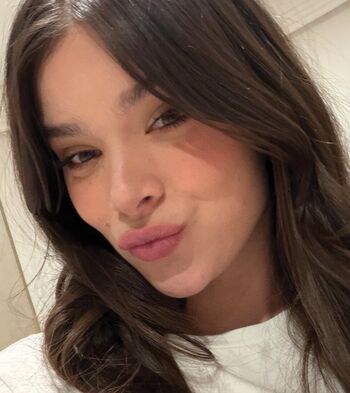 Hailee Steinfeld