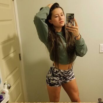 jackiee_elana_chan