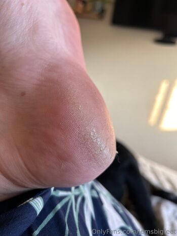 Full leaked Jemsbigfeet private onlyfans photo