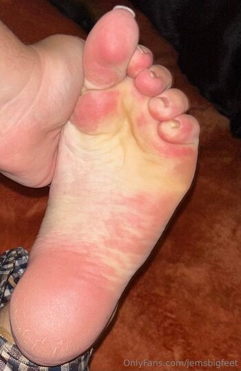 Full leaked Jemsbigfeet private onlyfans photo