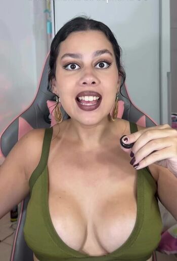 Julia Alvarenga
