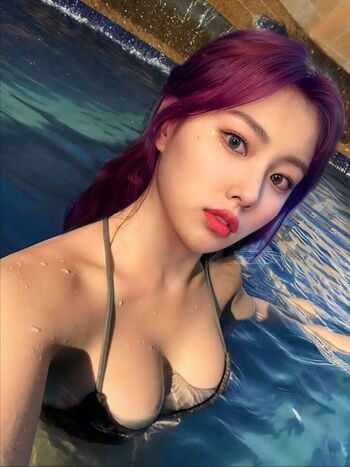 Kang Hyewon