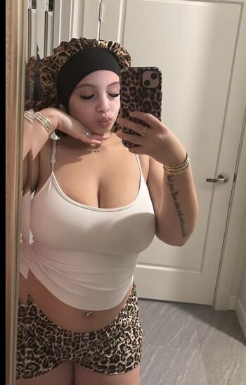Full leaked Kellyyxoxo private onlyfans photo