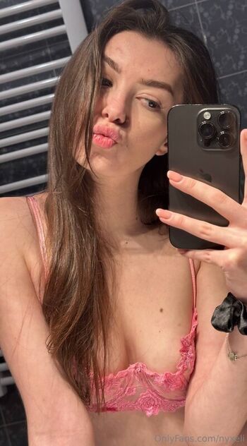 Full leaked Sia/ private onlyfans photo