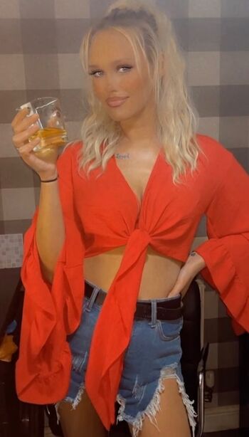 Laura Jayne