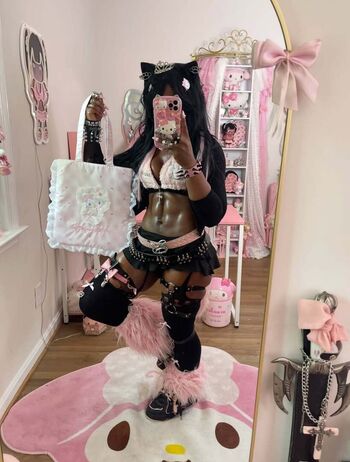 Full leaked Lilrawrs private onlyfans photo