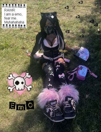 Full leaked Lilrawrs private onlyfans photo