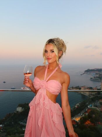 Lindsay Brewer