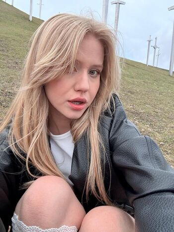 Full leaked Lolysun private onlyfans photo