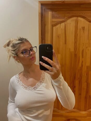 Full leaked Lora smith private onlyfans photo
