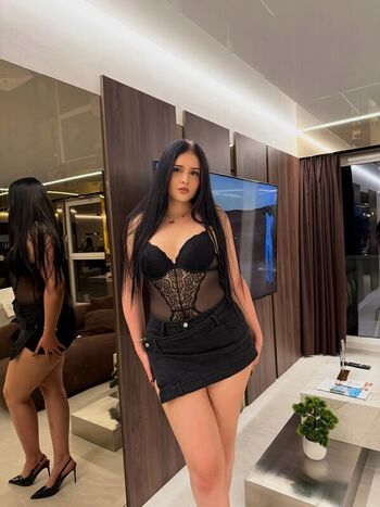 Full leaked Mlqa private onlyfans photo