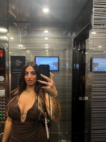 Full leaked Misschampagnemami private onlyfans photo