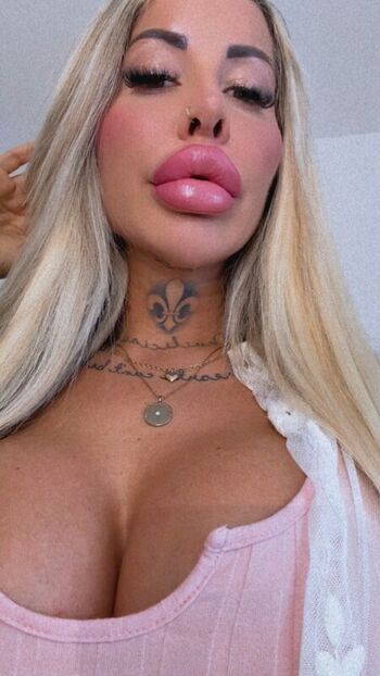 Full leaked Monamonique private onlyfans photo