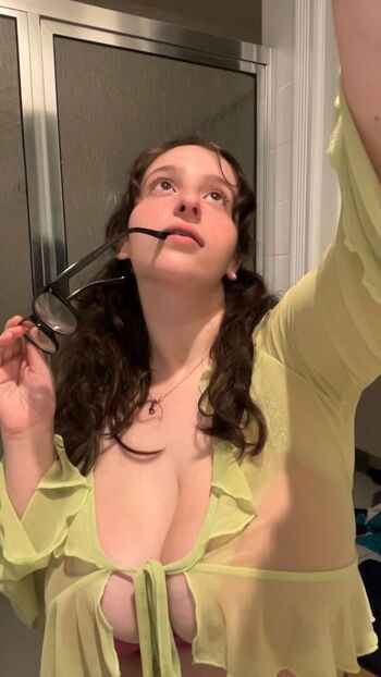 Full leaked Mor nissan private onlyfans photo