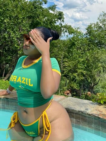 Full leaked Phobbicclwethu private onlyfans photo