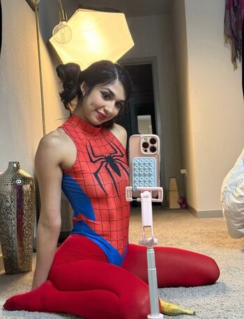Reina Rae
