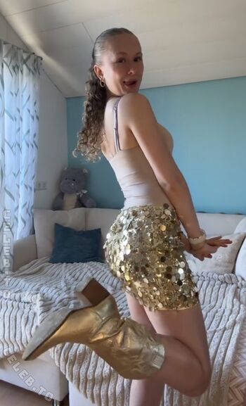 Full leaked Romysvibess page private onlyfans photo