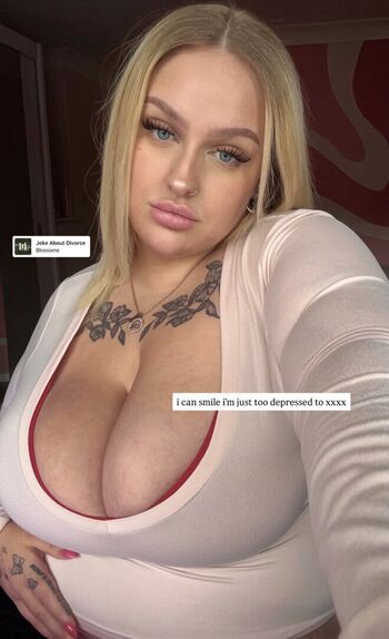 Full leaked Roossiiieeeeeee private onlyfans photo