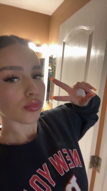 Full leaked Simplyneidaa private onlyfans photo