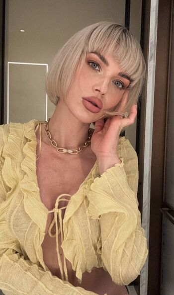 Snatched.Anna