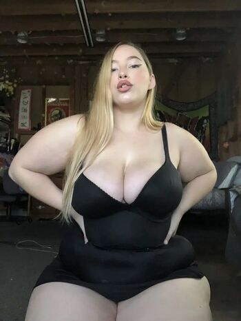 Full leaked Snowycakes private onlyfans photo