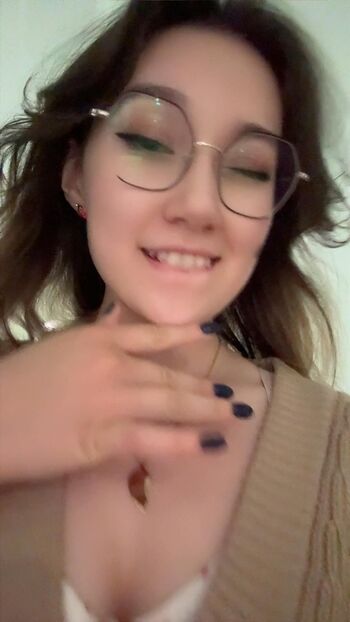 Full leaked Adalyn diaryy/ private onlyfans photo