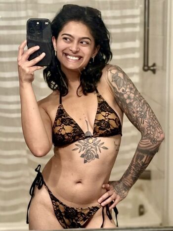 Full leaked Val merza private onlyfans photo