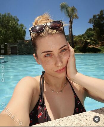 Full leaked Veylarenee private onlyfans photo