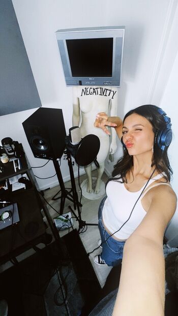 Full leaked Victoria justice page private onlyfans photo