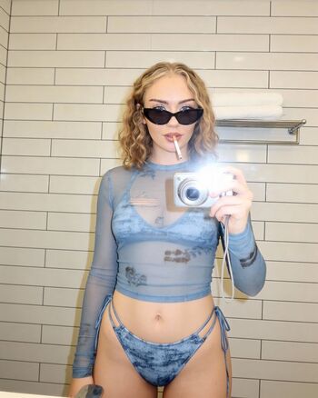 Full leaked Vivalavikkii private onlyfans photo